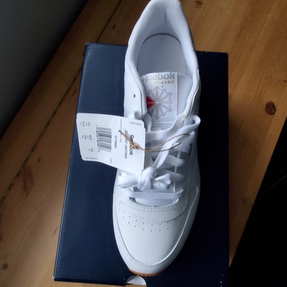 Brand new Reebok Classic Men 9.5 - Picture 2 of 7
